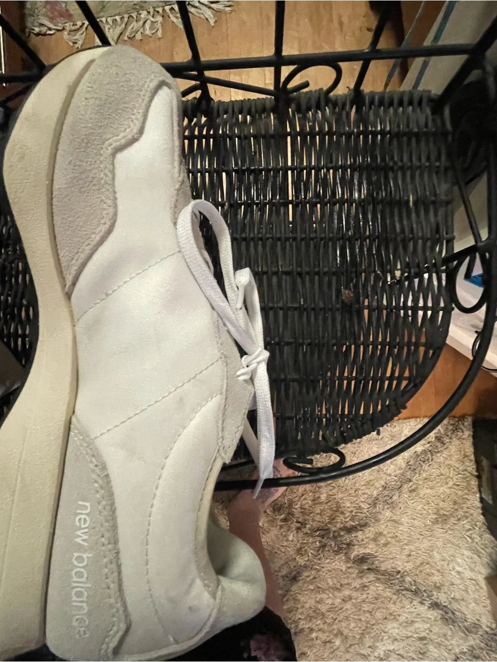 Women’s NB Casual Lace-Up Sneaker in Crème and Black. Size 7